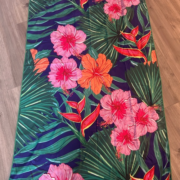 Beach Towel In Mesh Bag Microfiber Large New - Picture 2 of 3